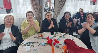ZERGÜN DELİORMAN, GÜMBÜR GÜMBÜR GELİYORUZ