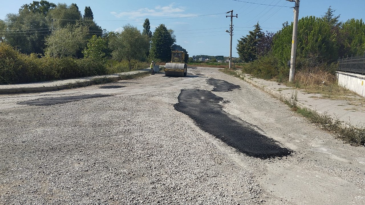 ALAÇAM BELEDİYESİ YOL ÇALIŞMALARINA HIZ VERDİ