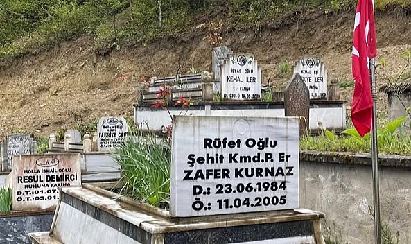 ŞEHİT ZAFER KURNAZ KABRİ BAŞINDA ANILDI