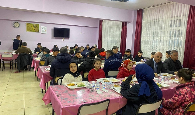 KAYMAKAM TAŞYAPAN ÖĞRENCİLERLE İFTAR SOFRASINDA BULUŞTU