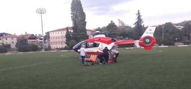AMBULANS HELİKOPTER YARALI İÇİN İNİŞ YAPTI
